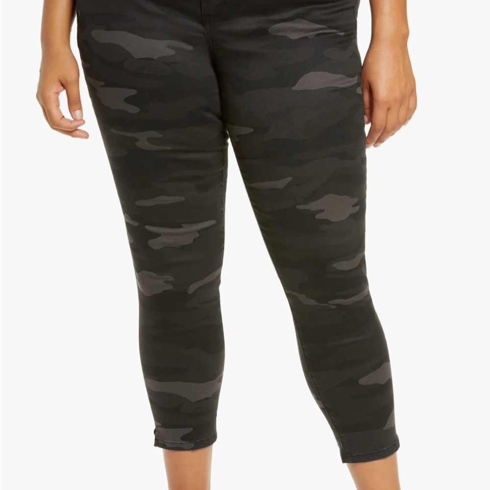 NWT Wit & Wisdom Womens Ab Solution  Black Camo Ankle Length Jeans Size 18W